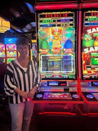 Rex888 Live Casino meja baccarat dealer cantik streaming langsung